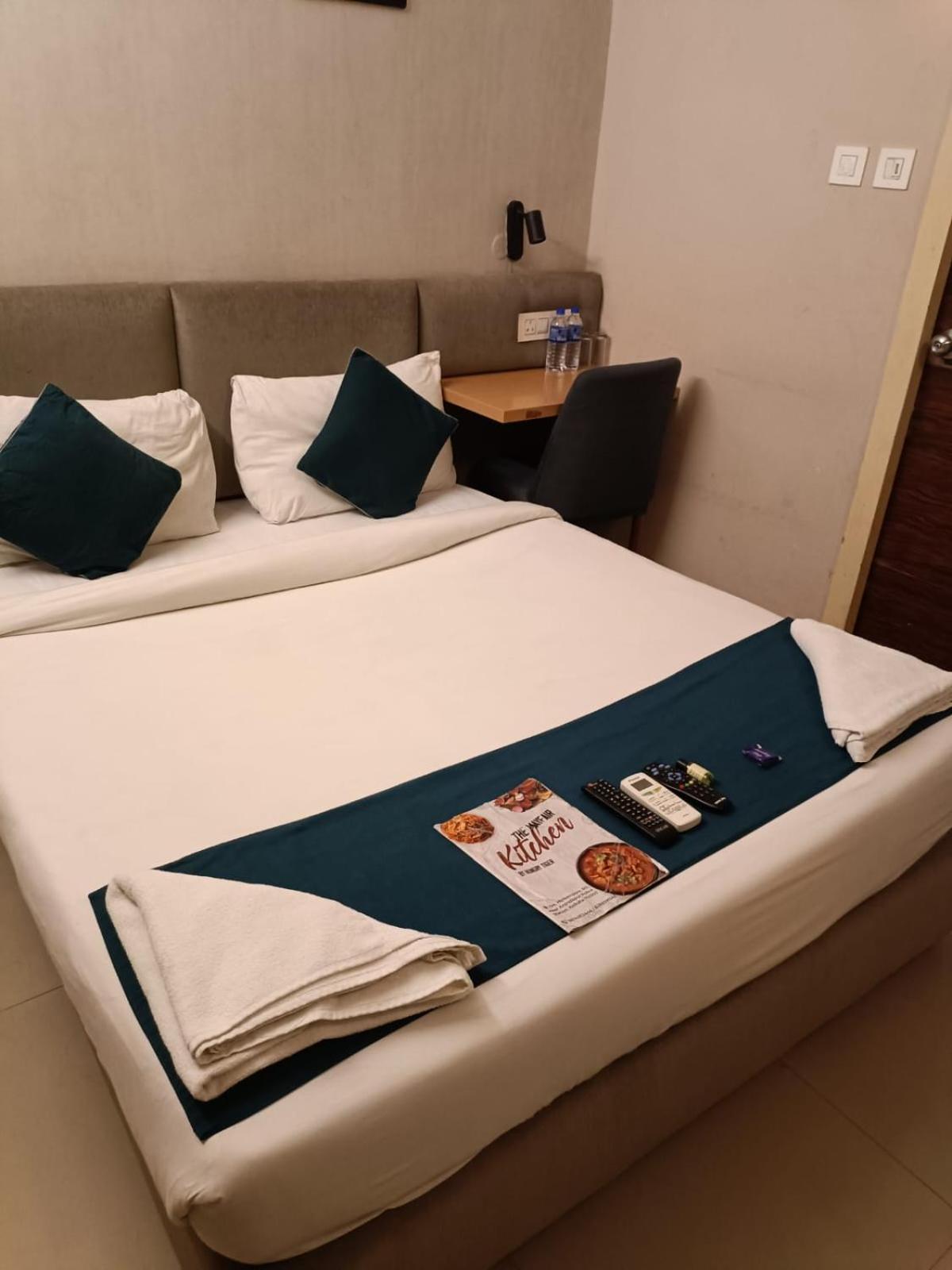Hotel Mayfair Tower 加尔各答 外观 照片